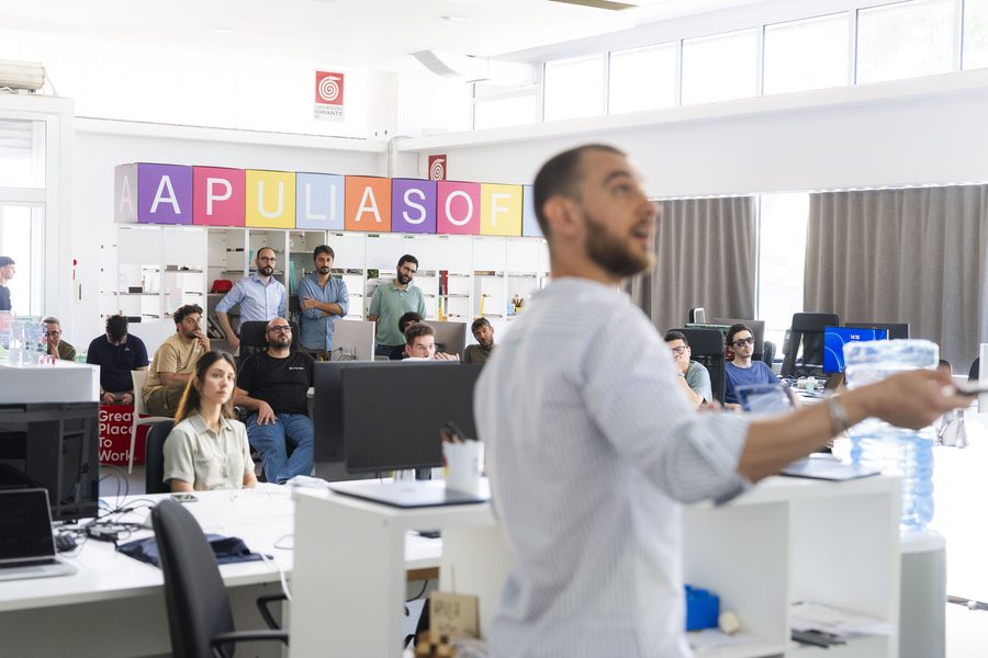 Formazione di Corporate Wellbeing con i dipendenti in ascolto